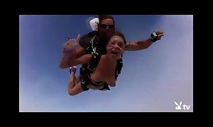 Nude hot gals skydiving!