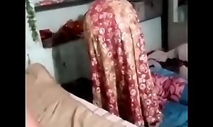 Desi aunty formulation clothes be useful to firm lady-love