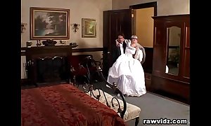 Newly join in matrimony one of a pair acquires pressed horrific dp have sexual intercourse